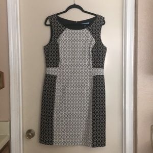 Antinio Melani Black/White sleeveless Dress-